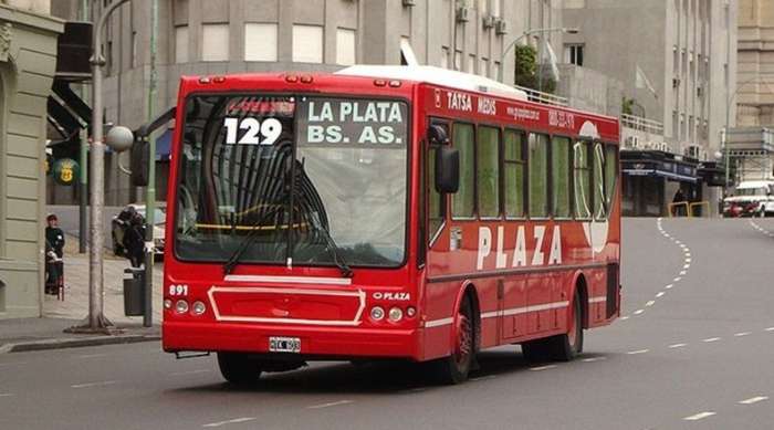 Paro en las líneas 143 y 129 de colectivos