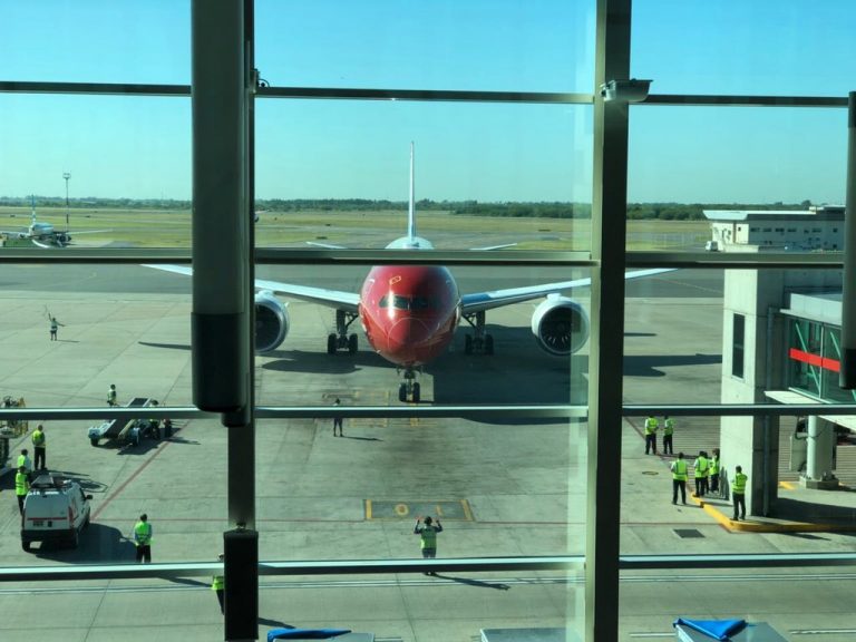 Una low cost inauguró hoy un vuelo internacional