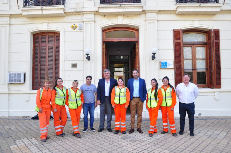 Puerto Rosario incorpora estibadoras mujeres