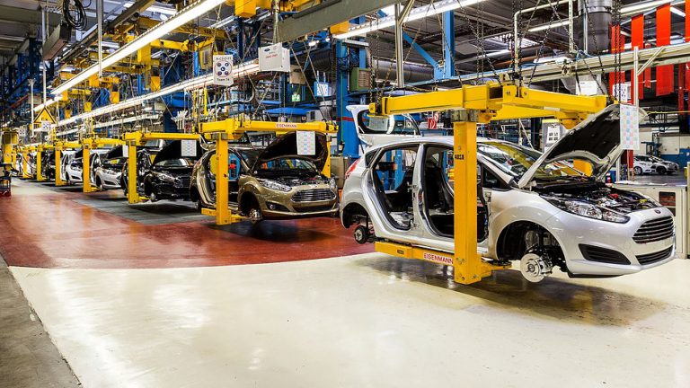 Desmienten suspensiones en General Motors