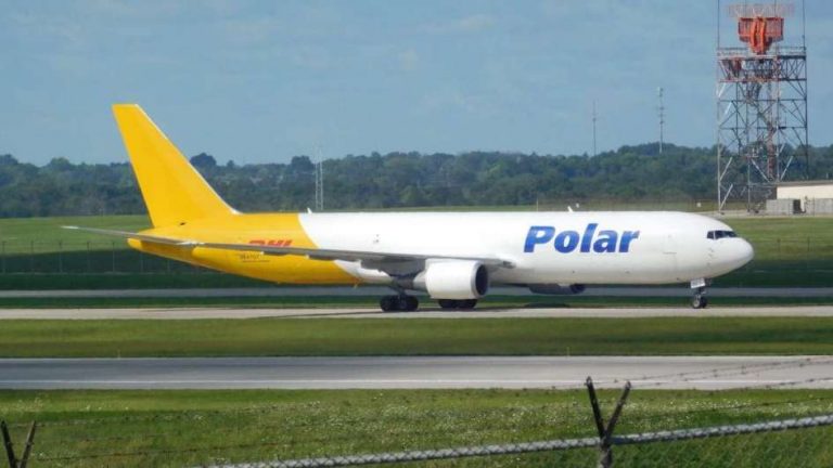 Autorizan a la aerolínea Polar a operar vuelos regulares y de carga