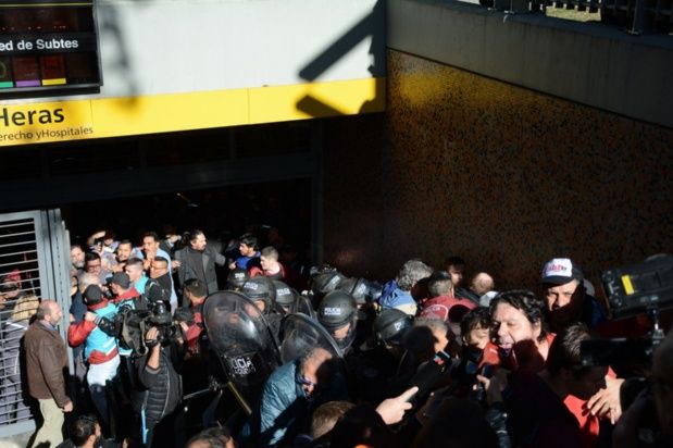 Las causas imputadas a los 16 metrodelegados detenidos
