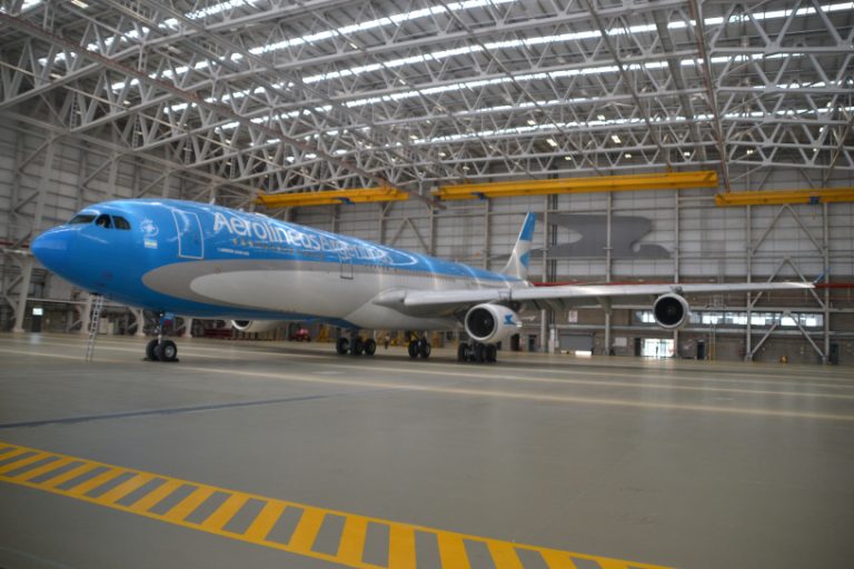 Aerolíneas Argentinas aportará al transporte de cargas