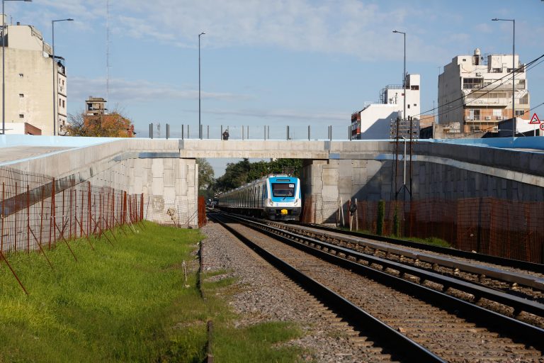 Inauguran el puente Argerich sobre las vías del Sarmiento