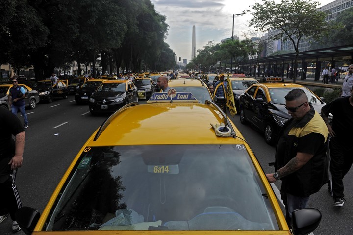 Taxistas porteños marchan a la Legislatura porteña