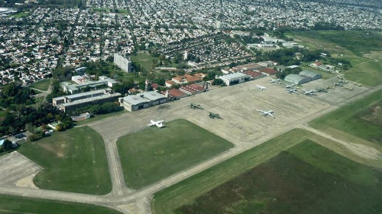 Habilitan El Palomar como aeropuerto internacional