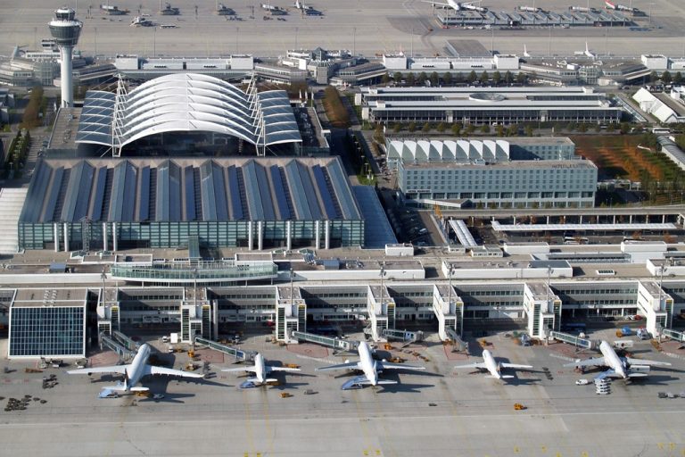 El aeropuerto de Múnich cancela cientos de vuelos