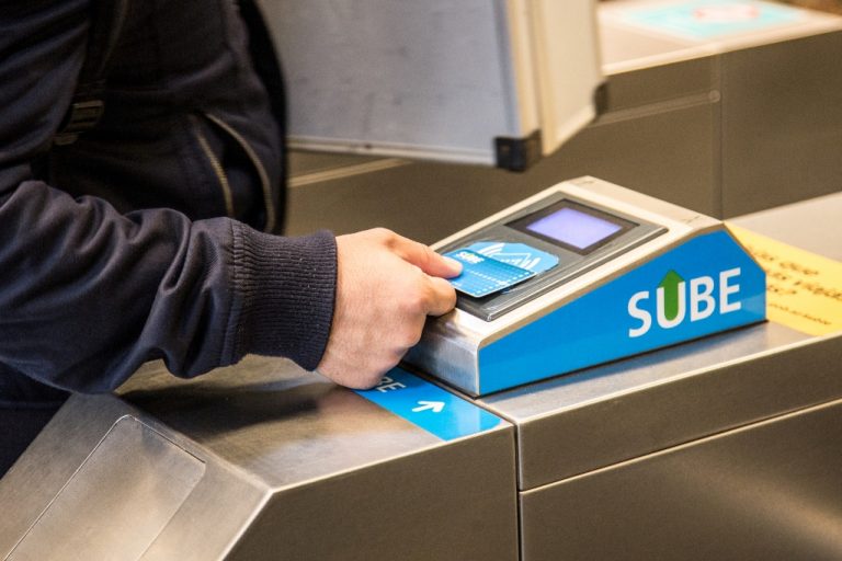 El subte aumentará $1