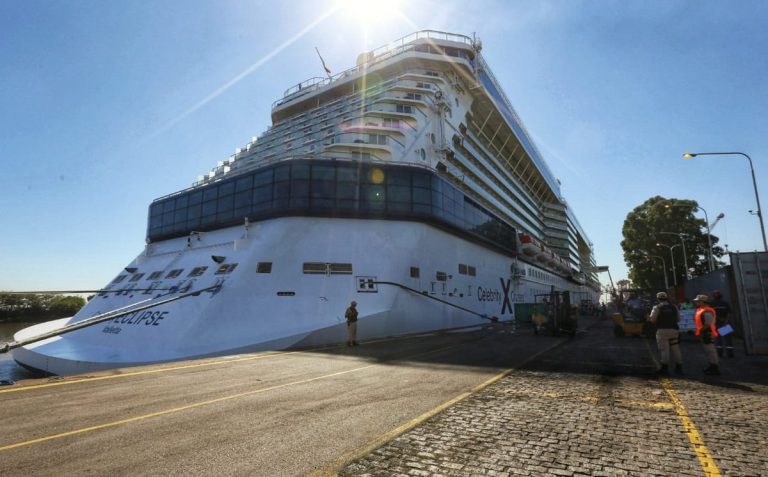 Macri recorrió el crucero más grande que arribó a Buenos Aires