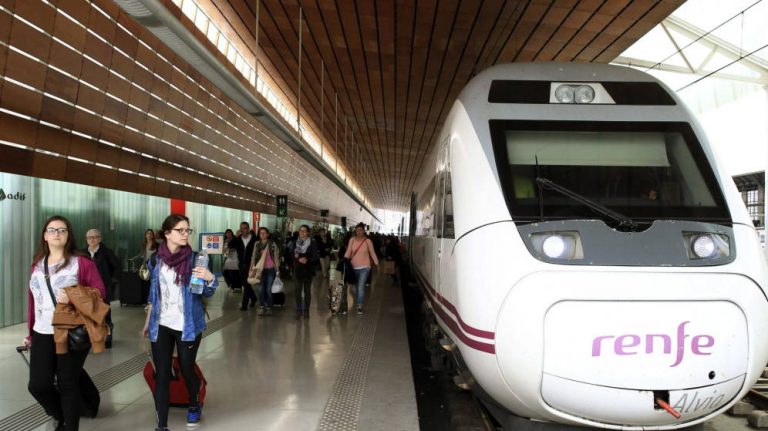 España: Trabajadores ferroviarios harán huelga en vacaciones navideñas