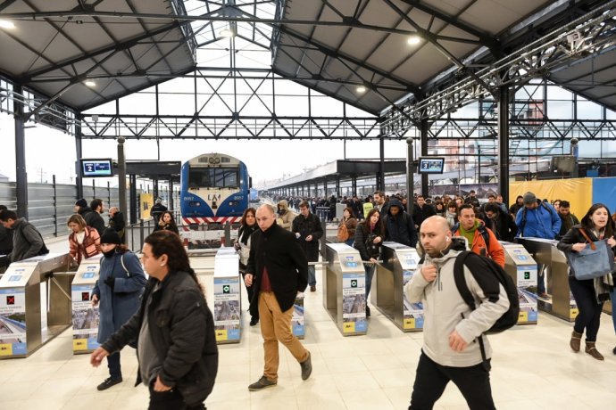 Aumentó un 40% el boleto de colectivos y trenes en AMBA