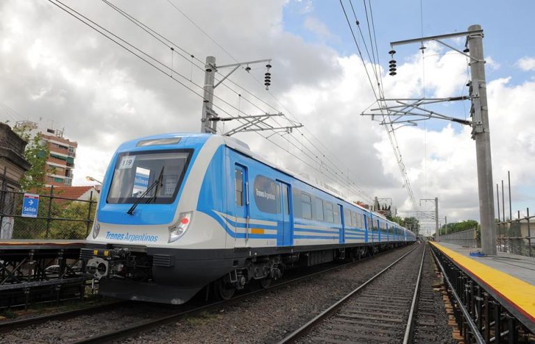 Más pasajeros viajan en los trenes metropolitanos