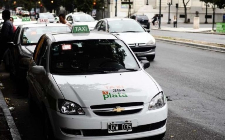 Sube la tarifa de taxis en La Plata