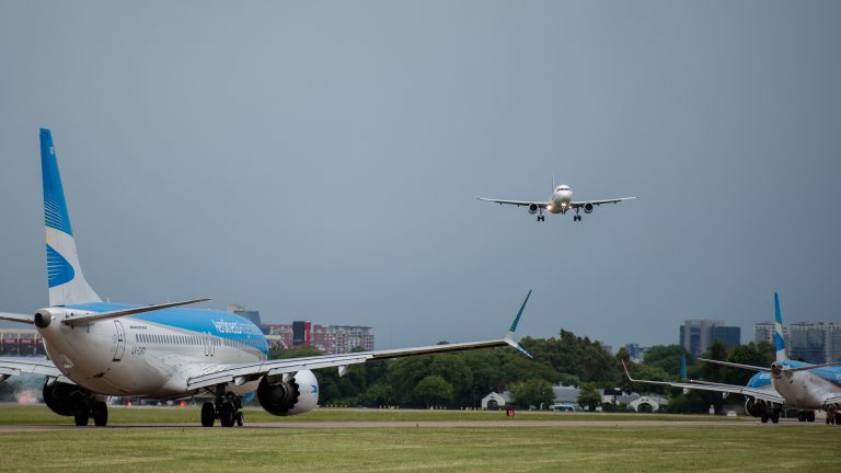 Afirman que el mercado aerocomercial argentino se duplicará