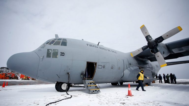 Hallaron restos del avión chileno desaparecido