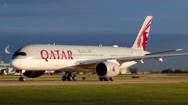 Qatar Airways regalará 21 mil pasajes de avión a docentes de todo el mundo