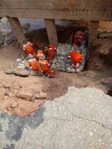 Viales trabajando en la ruta 34 en Jujuy en medio de la pandemia