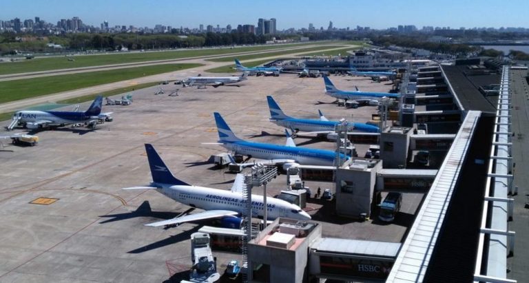 Cancelan vuelos en Aeroparque y Ezeiza por una medida de fuerza de ATE