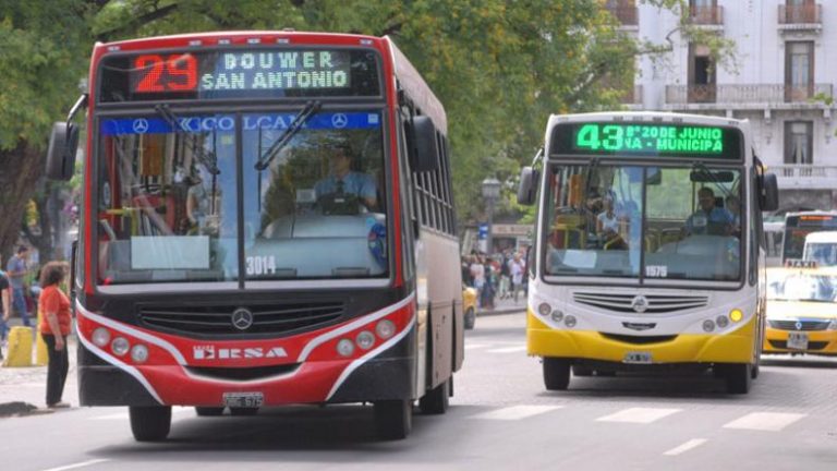 Continúan las reuniones para trasladar 32 líneas de colectivo porteñas a CABA