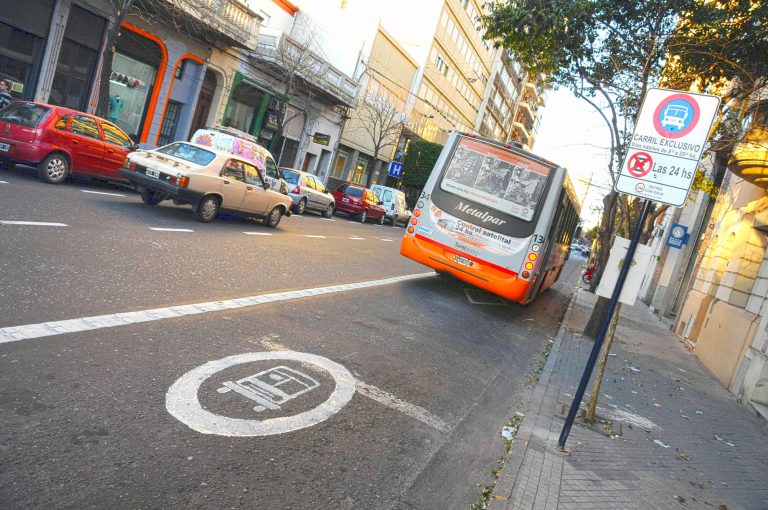 Rosario: Piden que se declare al servicio de transporte público “esencial”