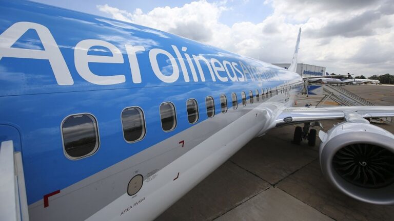 Con un vuelo a Jujuy, Aerolíneas Argentinas reinició el servicio regular suspendido desde marzo
