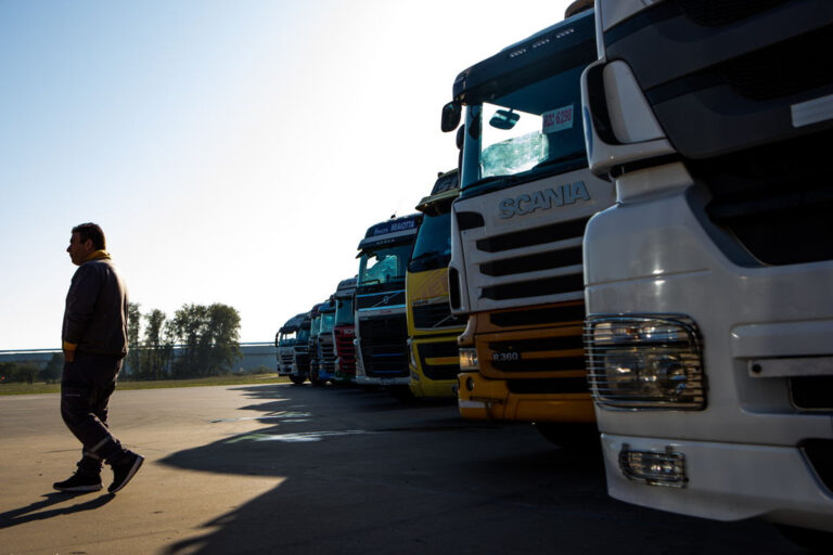 Camioneros acordó una suba salarial de 30% para el sector