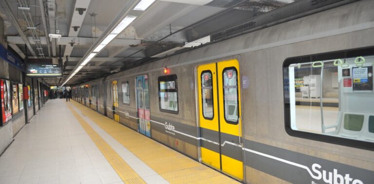 La línea C del subte interrumpida por un extraño reclamo gremial