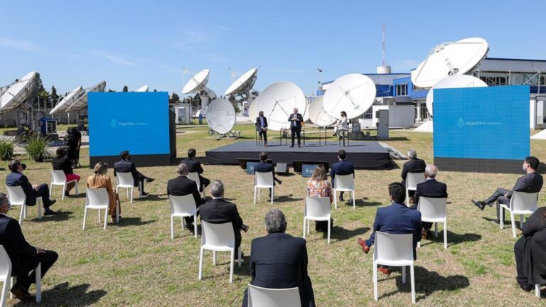 ARSAT presentó plan de acceso universal a las TIC y la banda ancha