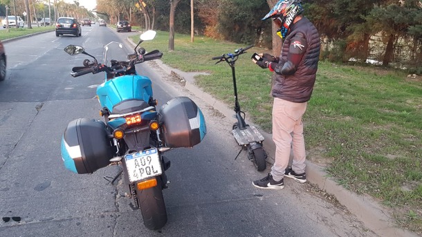 Detuvieron al conductor del monopatín que circulaba en Panamericana