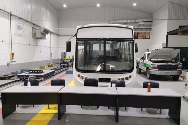 Jujuy y la UNLP buscan convertir unidades de transporte diésel a eléctricas