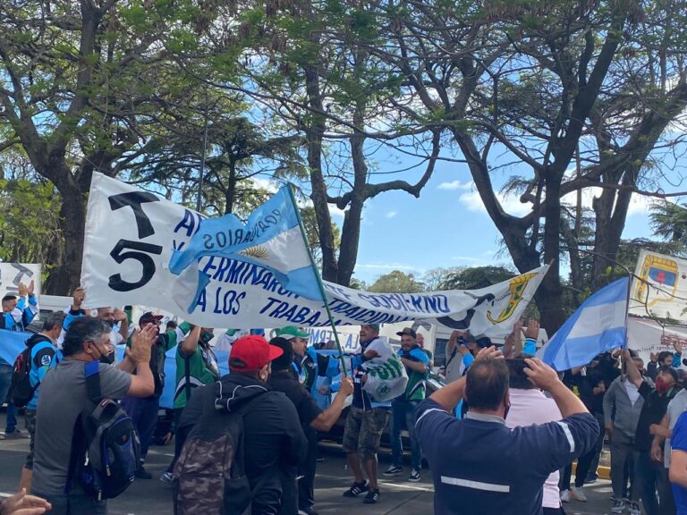 Los gremios del Puerto de Buenos Aires marcharon a Olivos por la Terminal 5