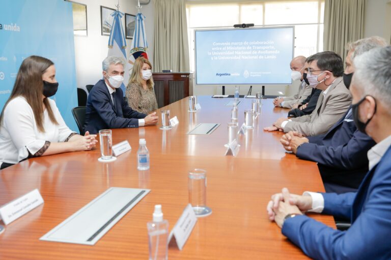 Transporte acordó cooperación con universidades nacionales