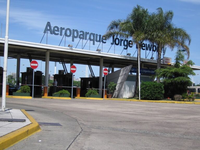 Un problema de enlace telefónico provoca demoras en la partida de los vuelos en Aeroparque