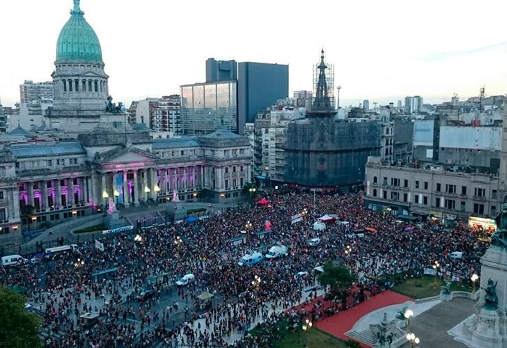 Mujeres marchan en todo el país por el 8M