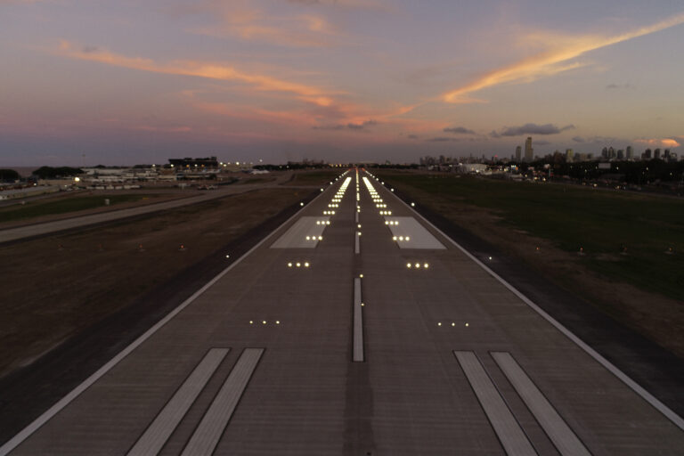 El aeroparque Jorge Newbery vuelve a operar