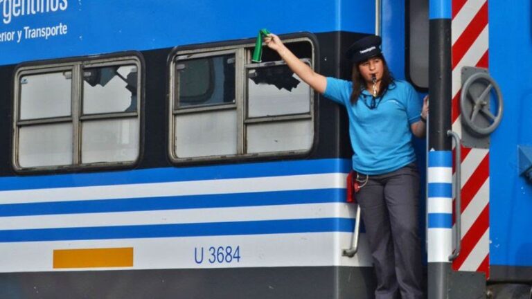 Incorporarán a mujeres en las áreas operativas de trenes de carga