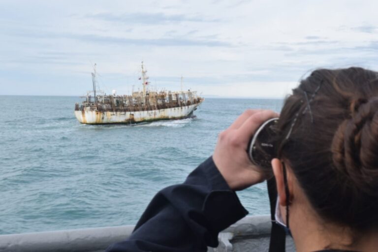 Presentan demanda ante la Corte Suprema para frenar la pesca ilegal