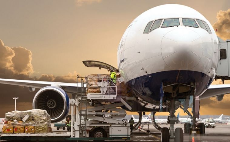 El transporte de carga aérea internacional creció un 10%