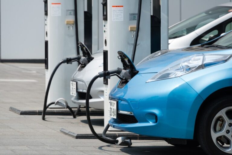 EEUU: en 2030, la mitad de los vehículos vendidos serán eléctricos