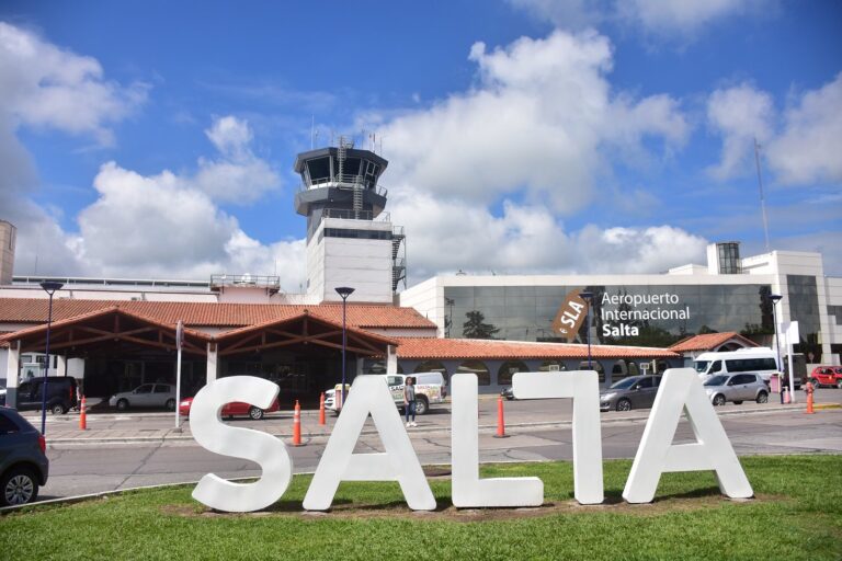 Salta: habilitan el paso de Salvador Mazza y el aeropuerto para el ingreso al país