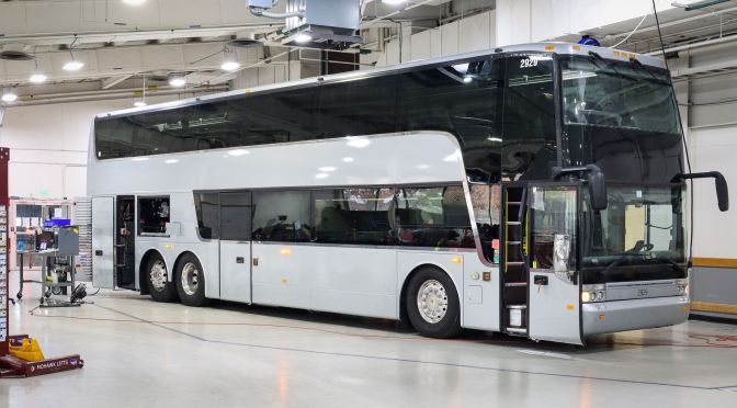 EEUU: desarrollan el bus de dos pisos eléctrico más grande del mercado