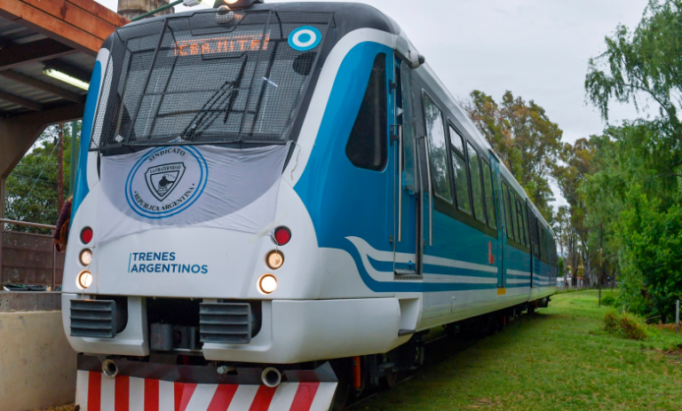 El tren Metropolitano volvió a llegar a Córdoba Mitre luego de 50 años