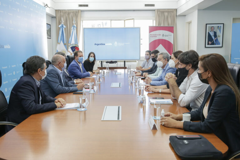 Guerrera reunió a las Cámaras del sector de la Marina Mercante, tras el pedido de políticas de Estado por parte de los gremios