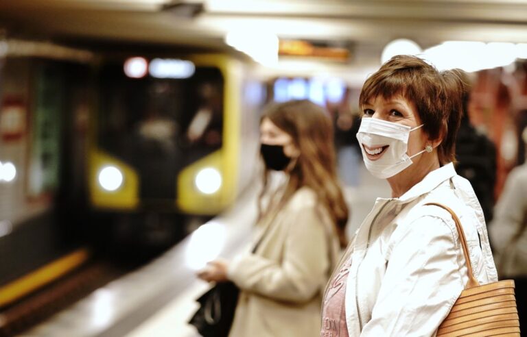 Covid-19: Alemania modifica medidas pero mantiene el uso de barbijo en Transporte público