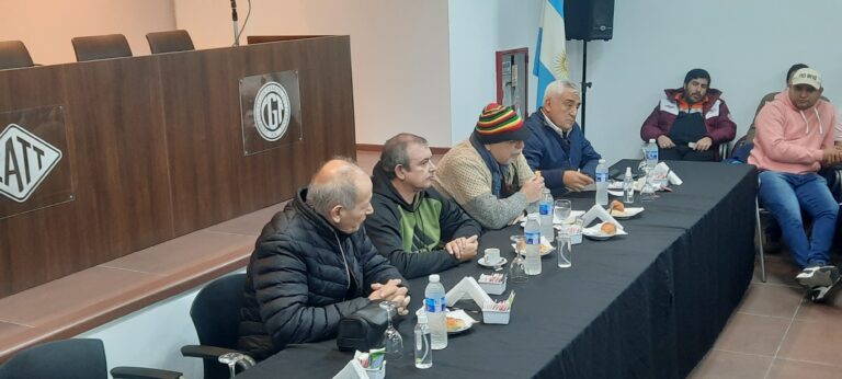 Gremios portuarios de la FeMPINRA acordaron paritarias con las terminales del Puerto de Buenos Aires