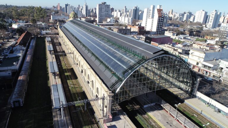 Línea Roca: la renovación de los techos de la estación La Plata, muy cerca de su finalización