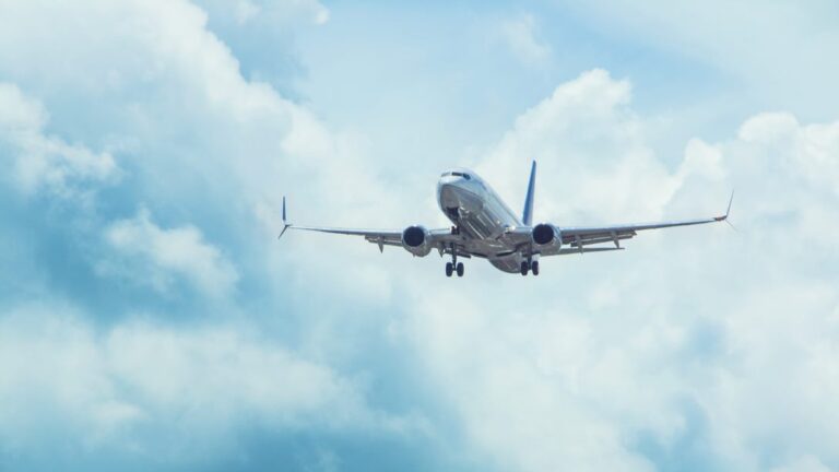 El tráfico aéreo en Latinoamérica y Caribe aumentó un 7.6% en enero
