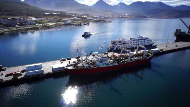 Estiman la llegada total de casi 160 mil personas en cruceros a Ushuaia en esta temporada