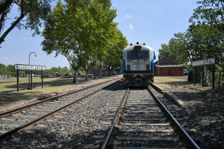 Luego de 30 años, volvió el tren a localidad sampedrina de Gobernador Castro