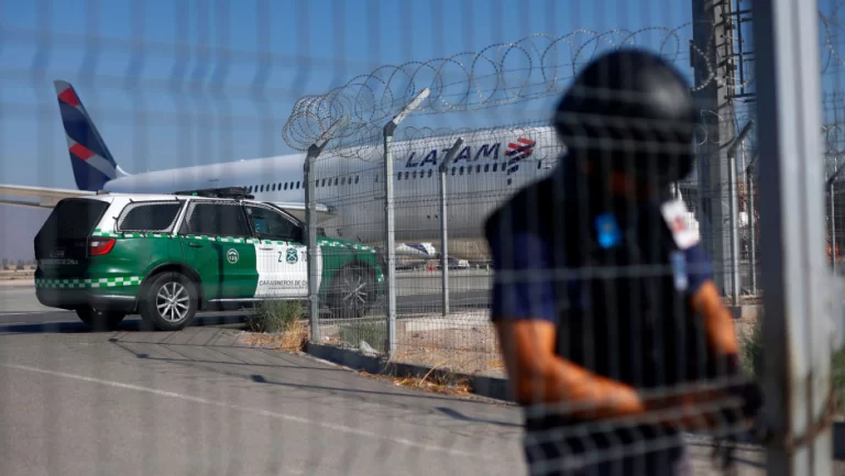 Intento de robo a un blindado en el aeropuerto de Chile: dos muertos